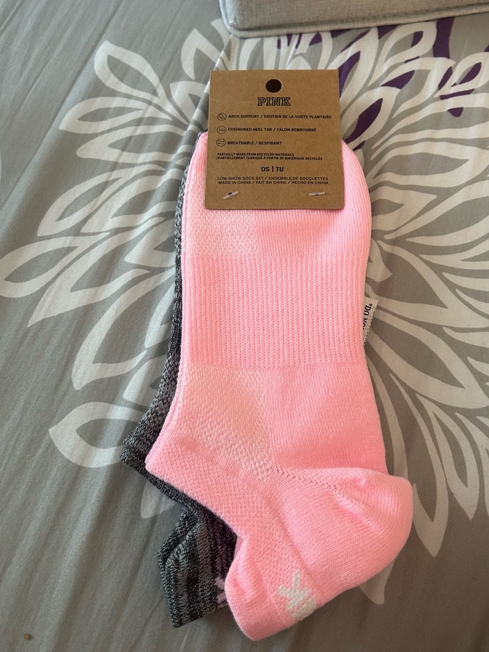 NWT PINK Victoria's Secret Low-Cut Athletic Socks - Pink & Gray (2-Pack)